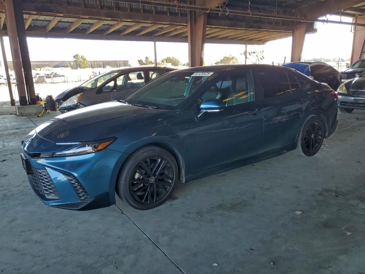 2025 TOYOTA CAMRY