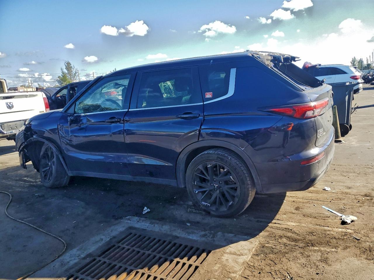 2022 MITSUBISHI outlander