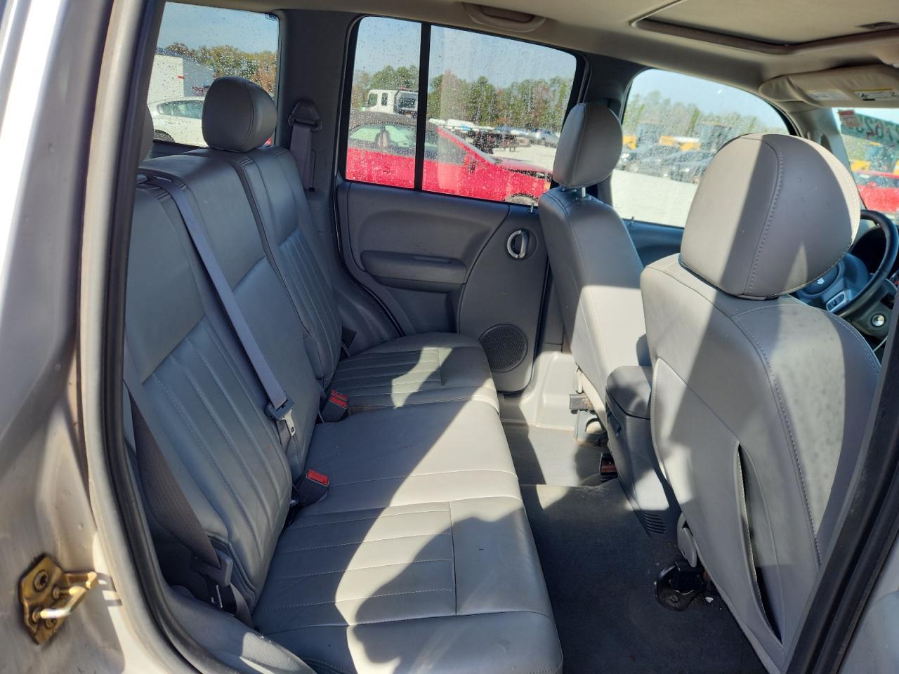 2005 JEEP Liberty