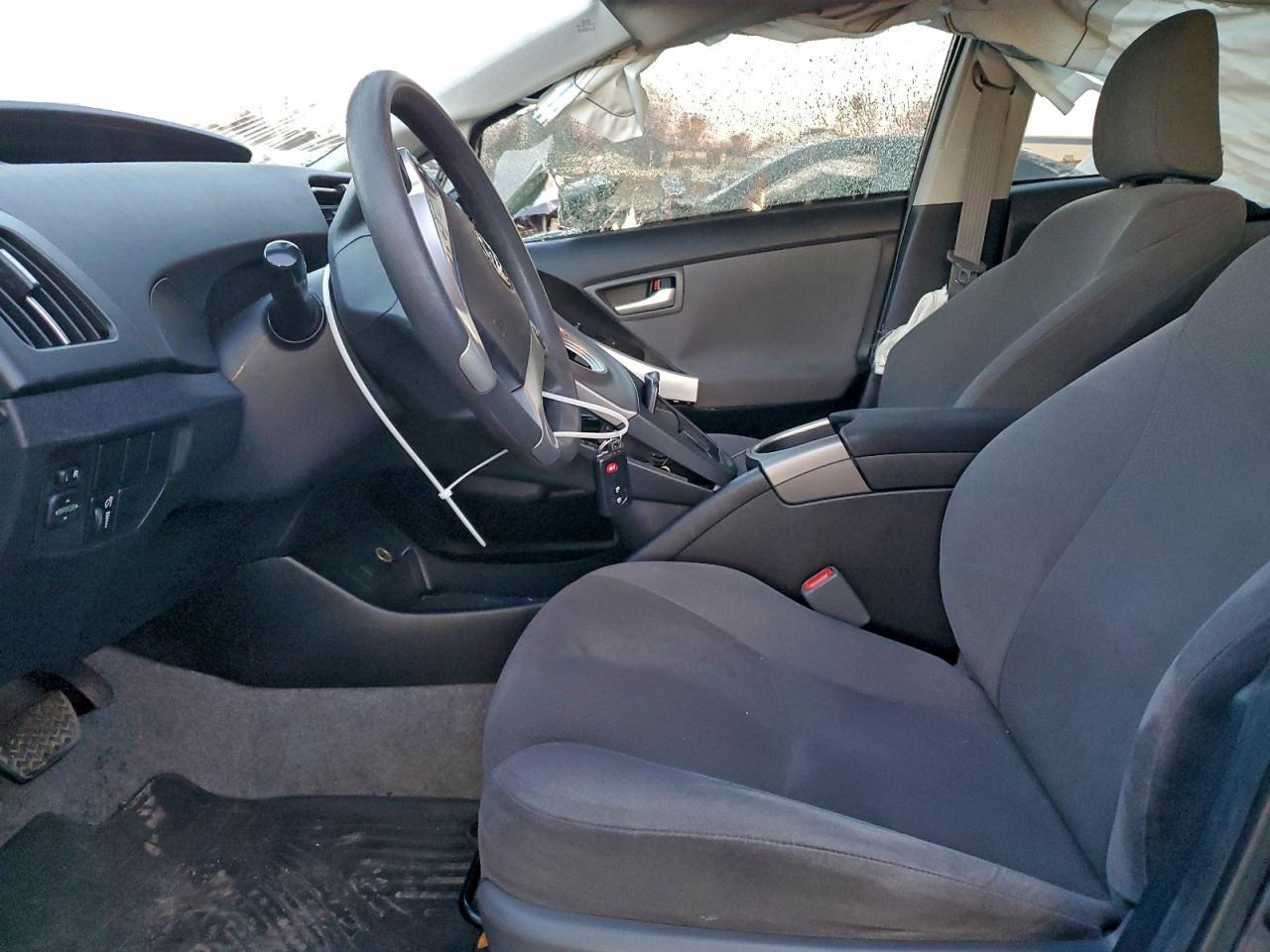 2015 TOYOTA PRIUS