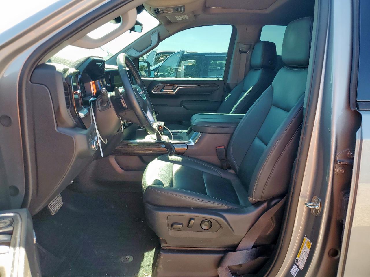 2024 GMC Sierra