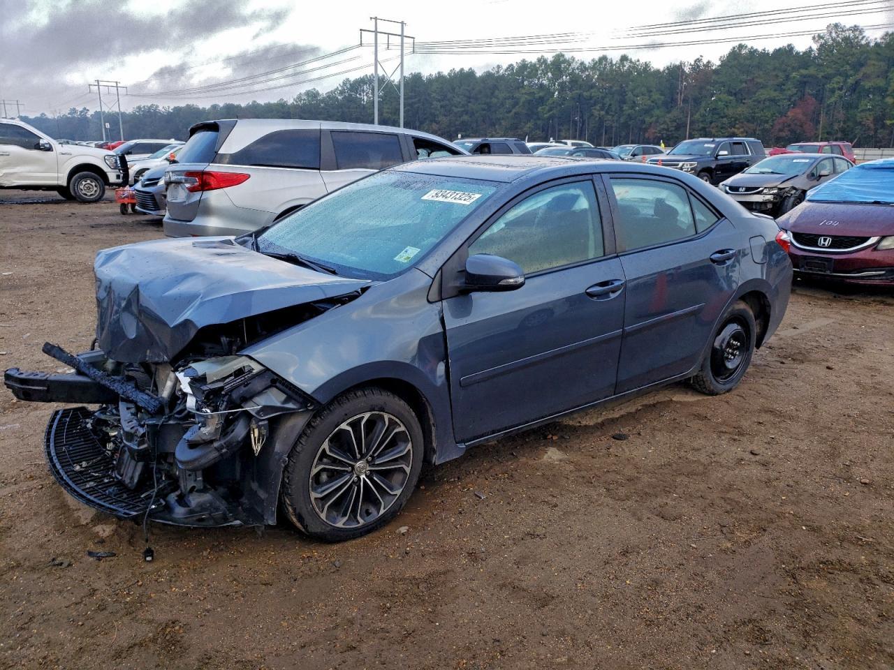 2015 TOYOTA COROLLA