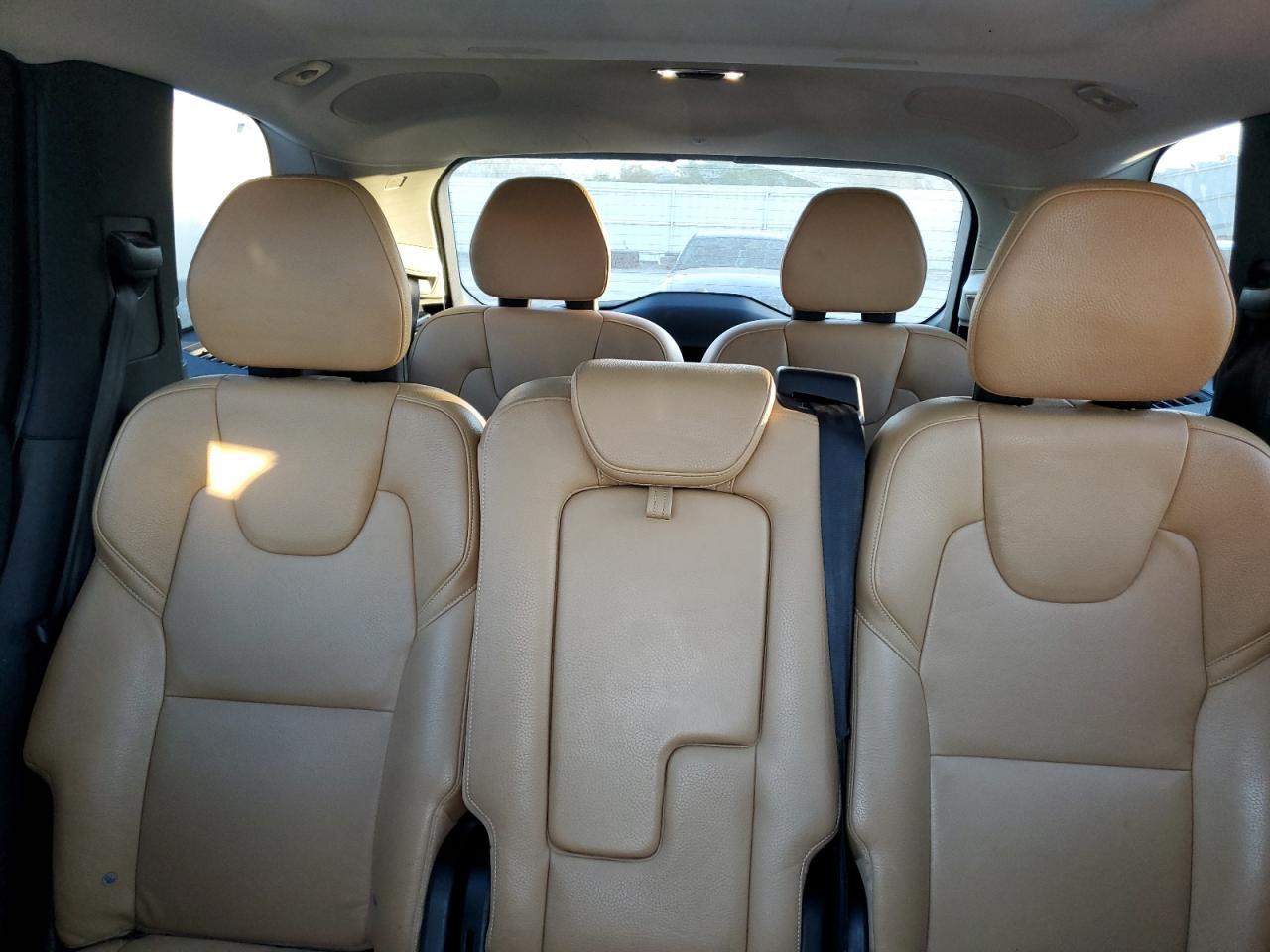 2016 VOLVO XC90