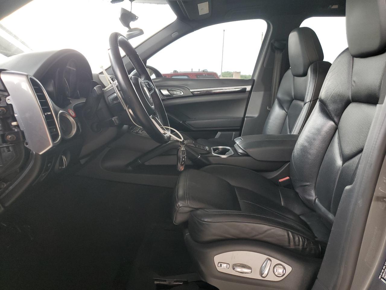 2016 PORSCHE CAYENNE