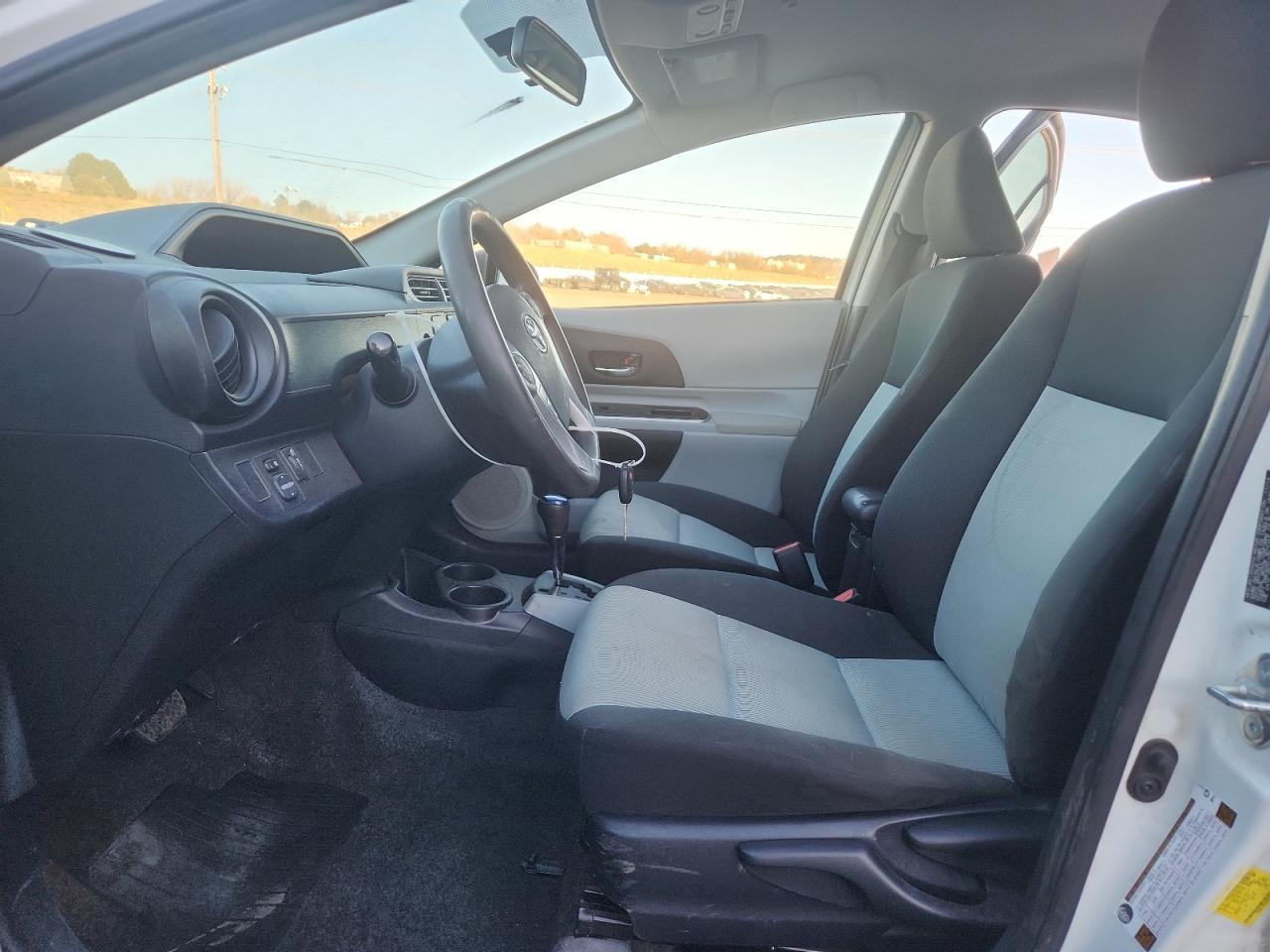 2014 TOYOTA Prius c