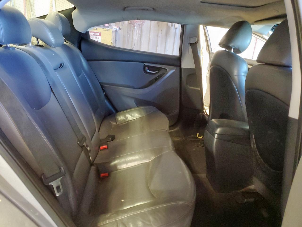 2012 HYUNDAI ELANTRA