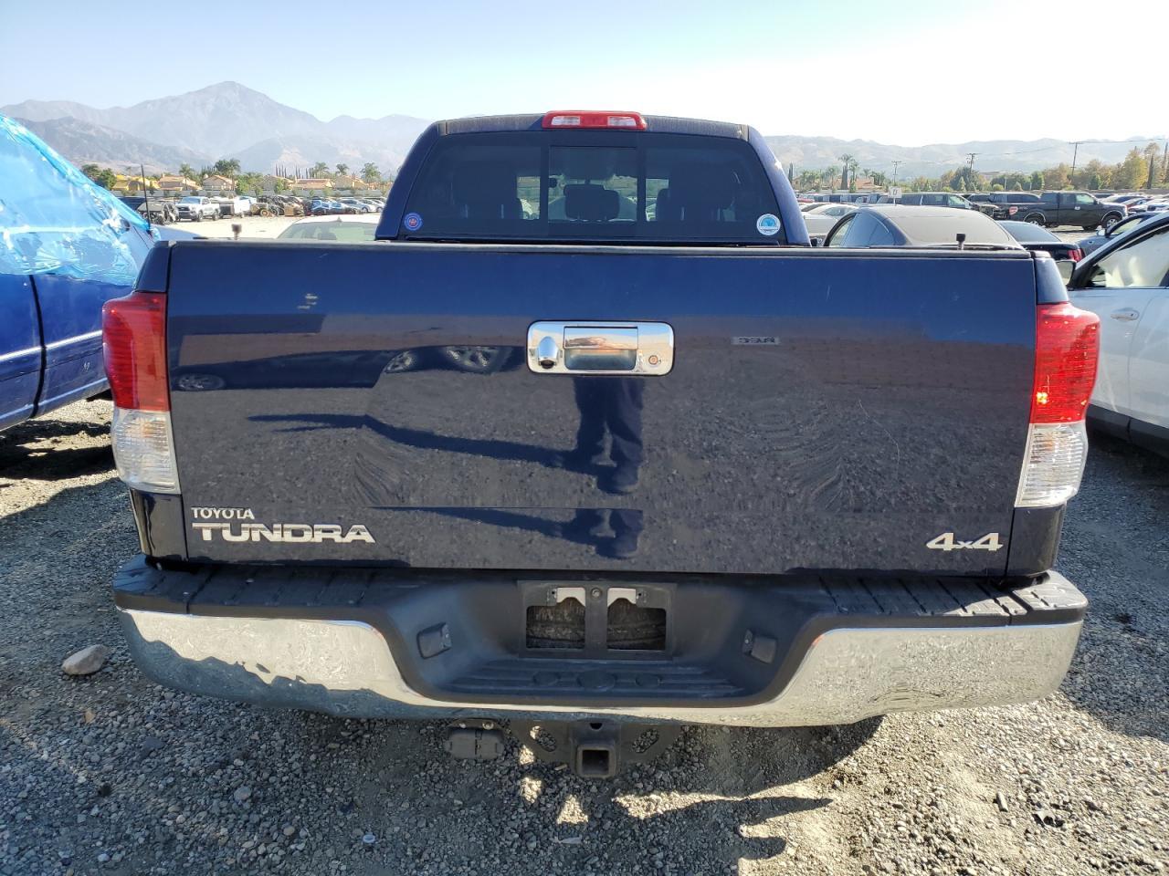2011 TOYOTA TUNDRA