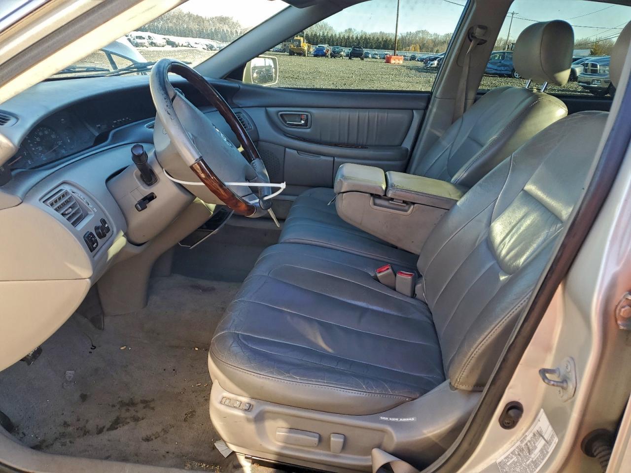 2003 TOYOTA Avalon