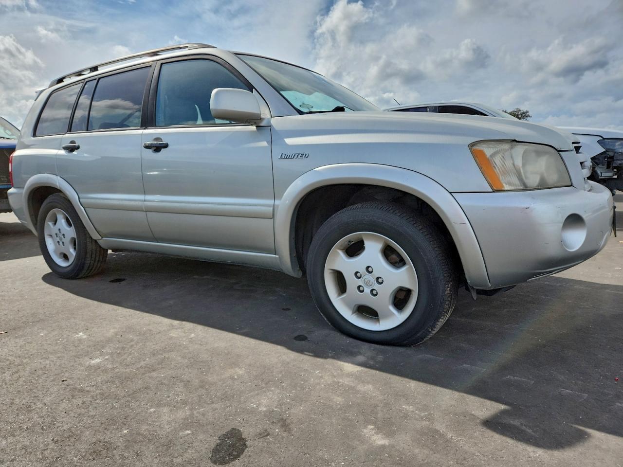 2004 TOYOTA HIGHLANDER
