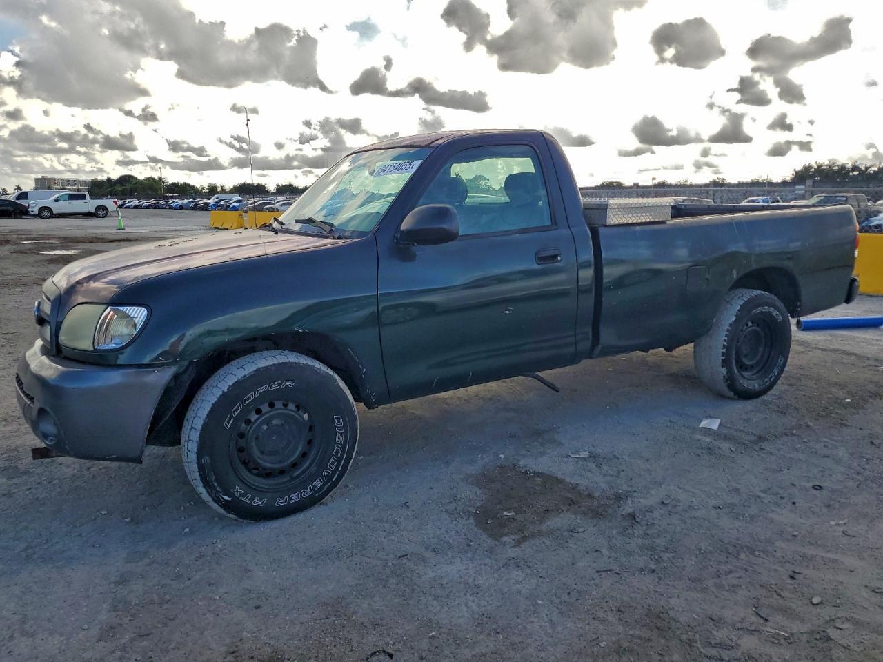 2004 TOYOTA TUNDRA
