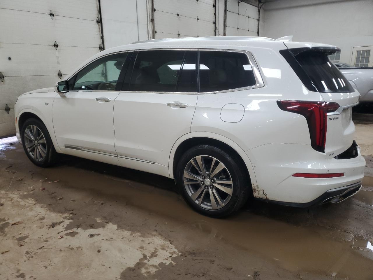 2022 CADILLAC XT6