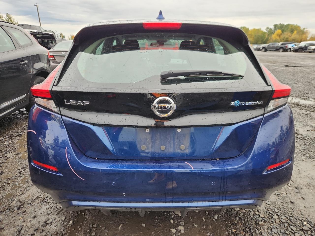 2022 NISSAN LEAF