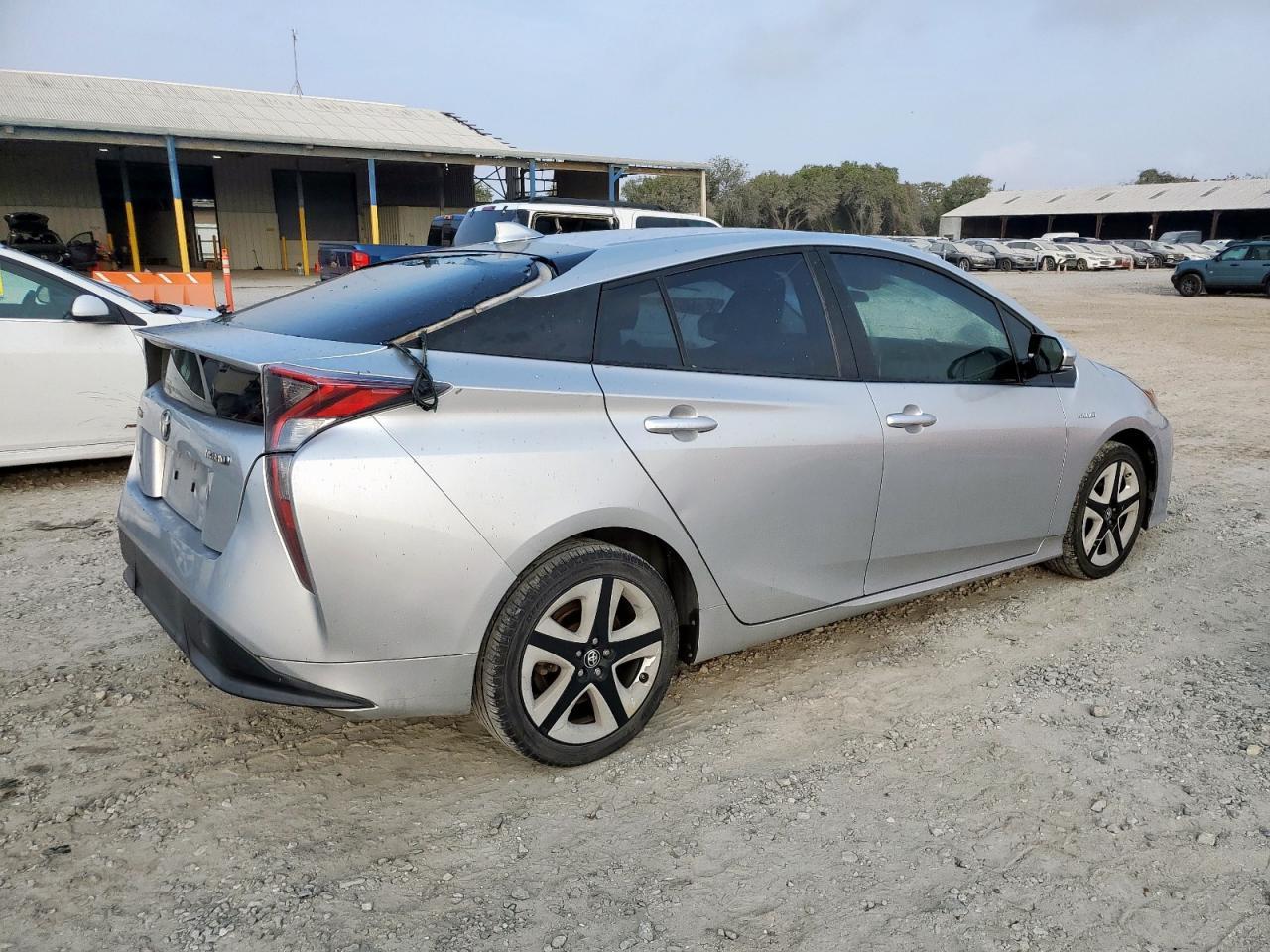 2016 TOYOTA PRIUS