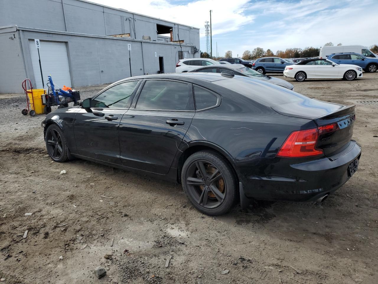 2018 VOLVO S90