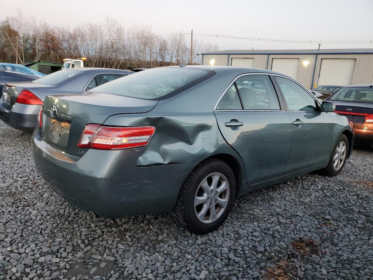 2011 TOYOTA CAMRY