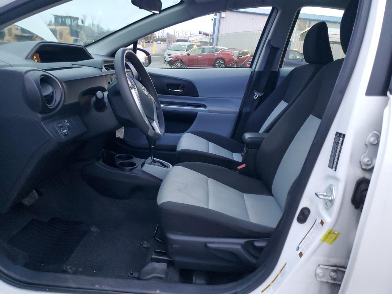 2014 TOYOTA Prius c