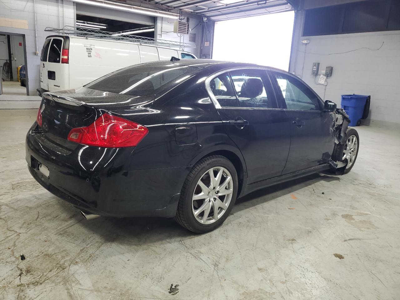 2012 INFINITI G37