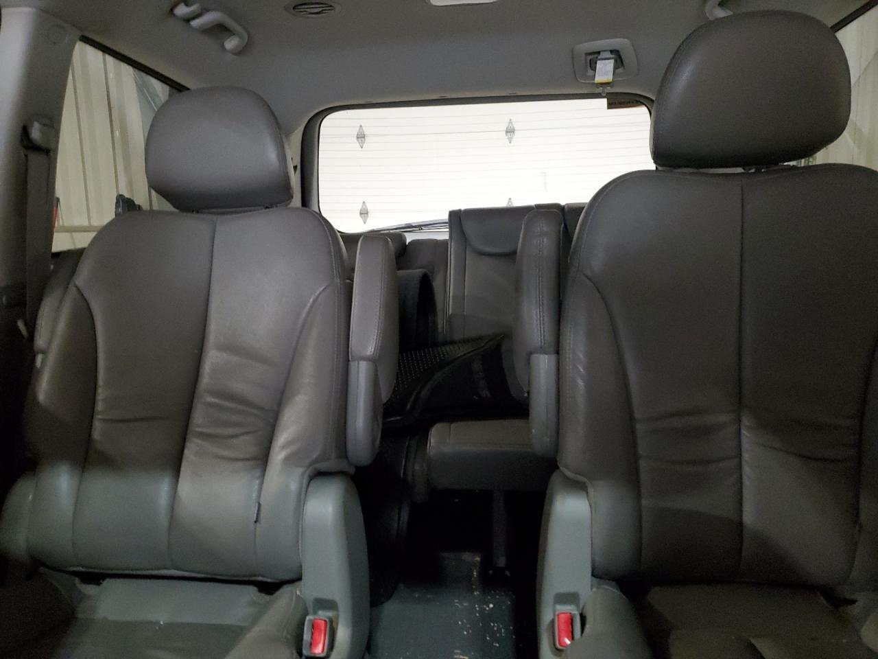 2014 KIA SEDONA