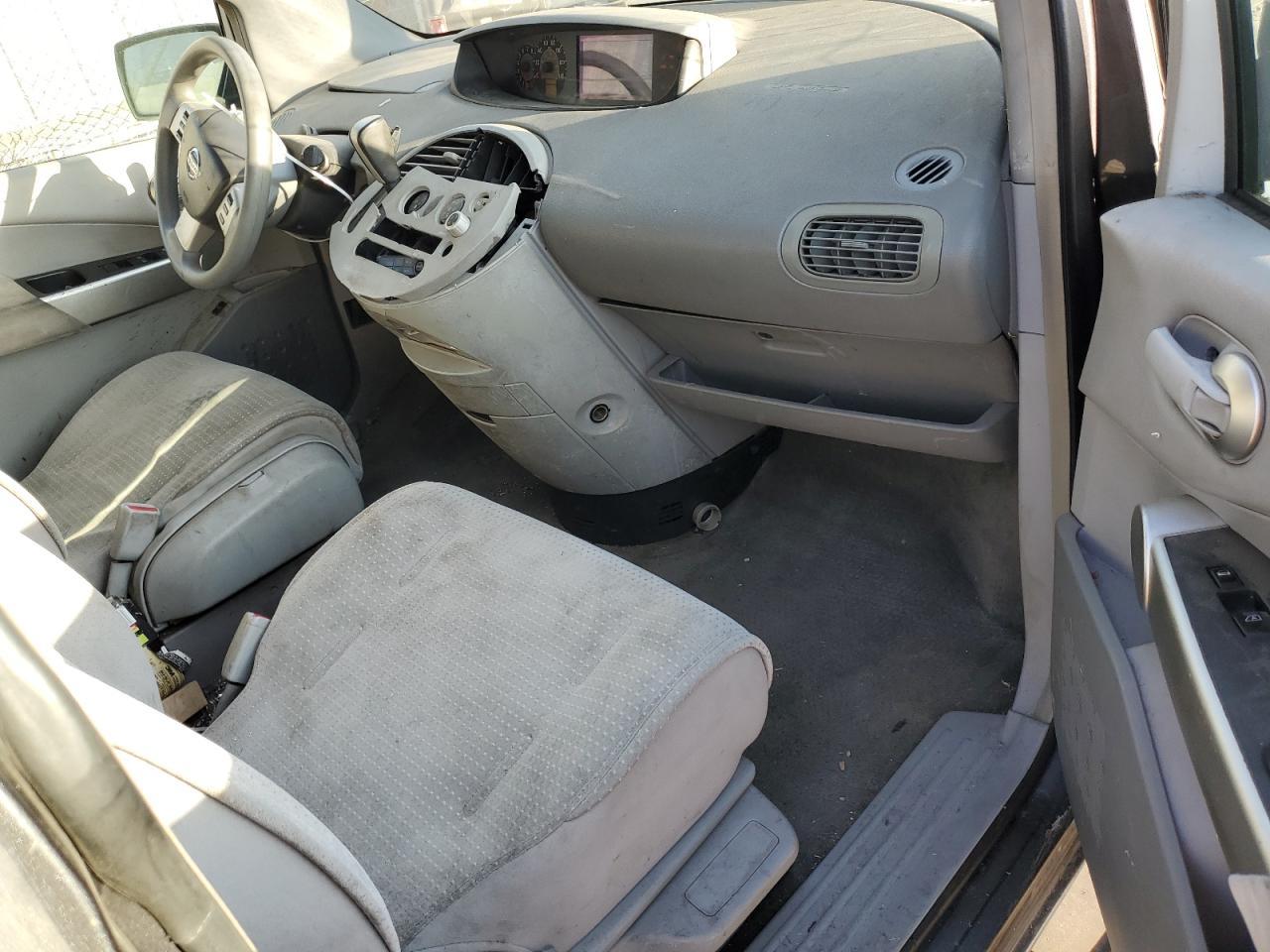 2004 NISSAN Quest