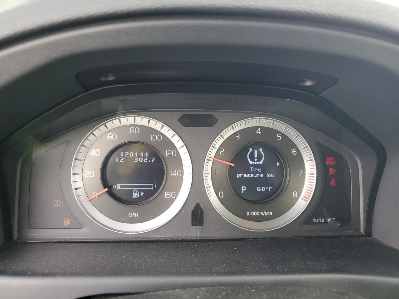 2010 VOLVO XC70