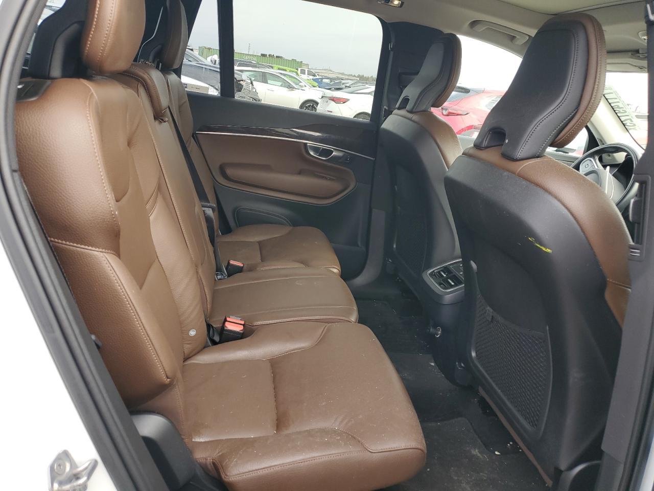 2019 VOLVO XC90