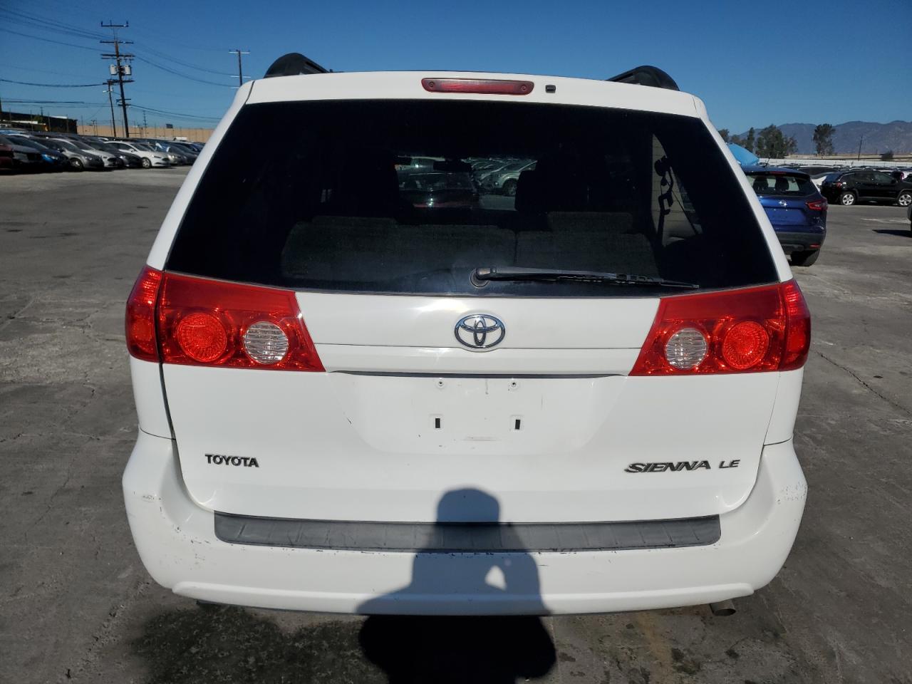 2010 TOYOTA SIENNA