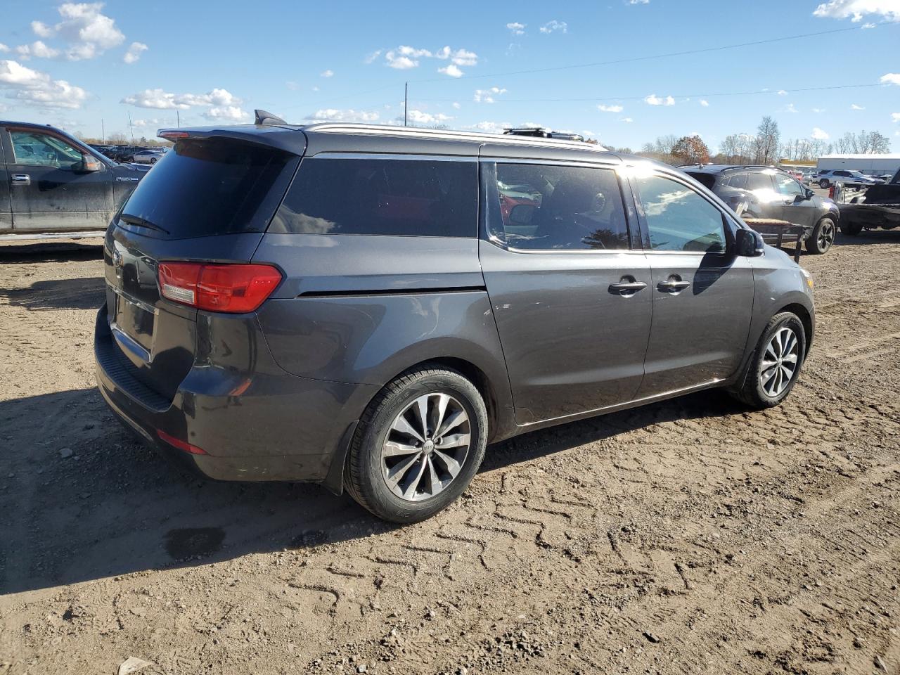 2016 KIA SEDONA
