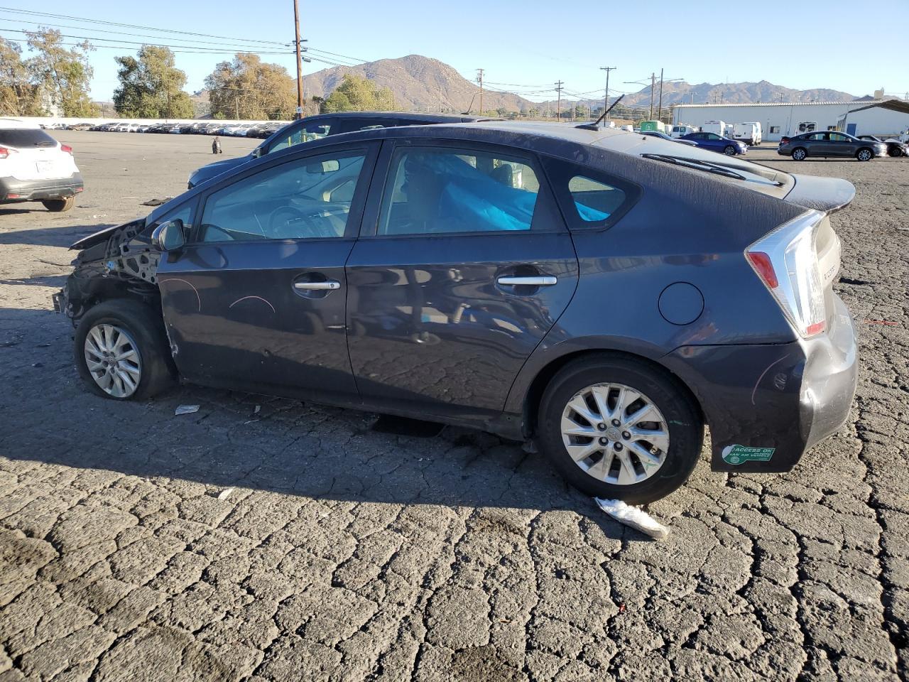 2014 TOYOTA Prius Plug-In