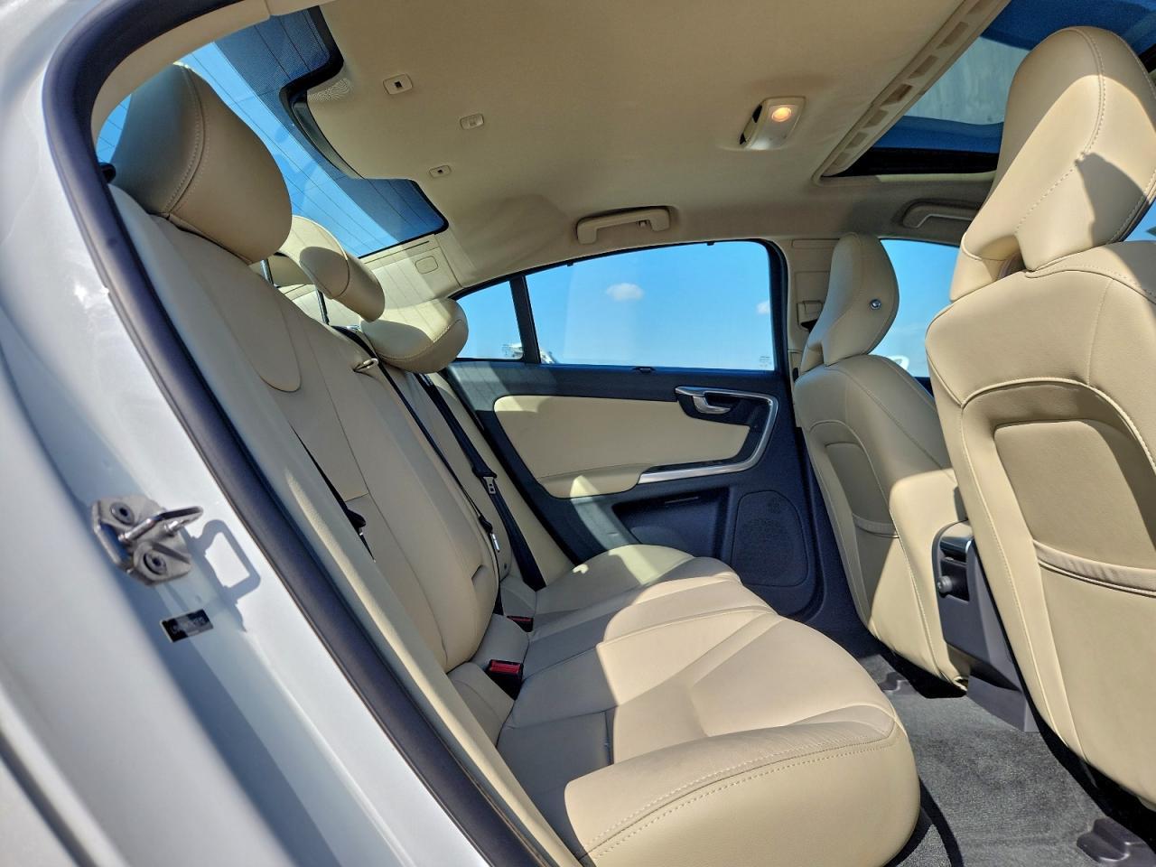 2017 VOLVO S60