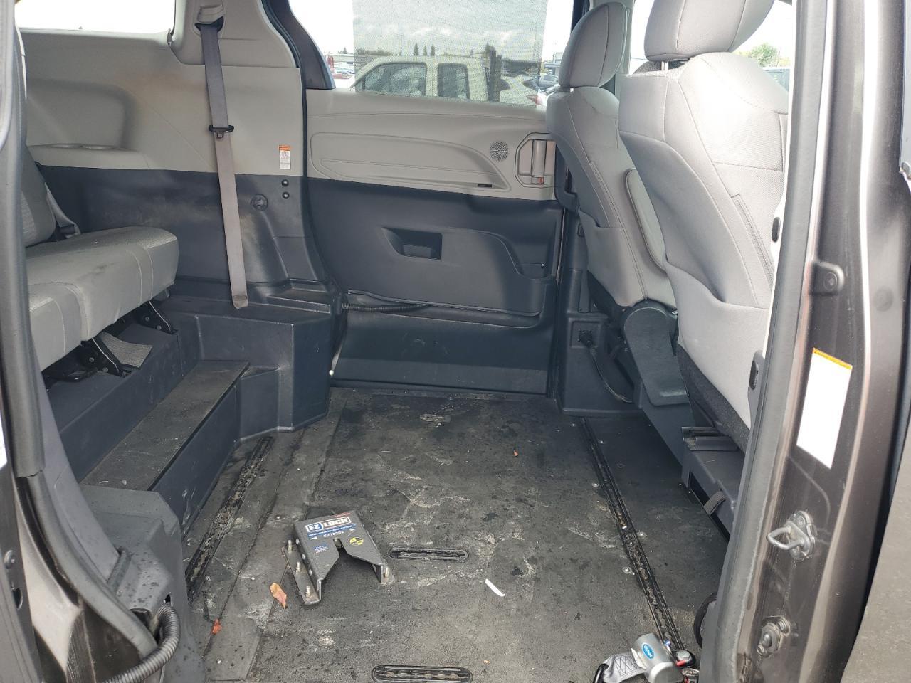 2022 TOYOTA SIENNA