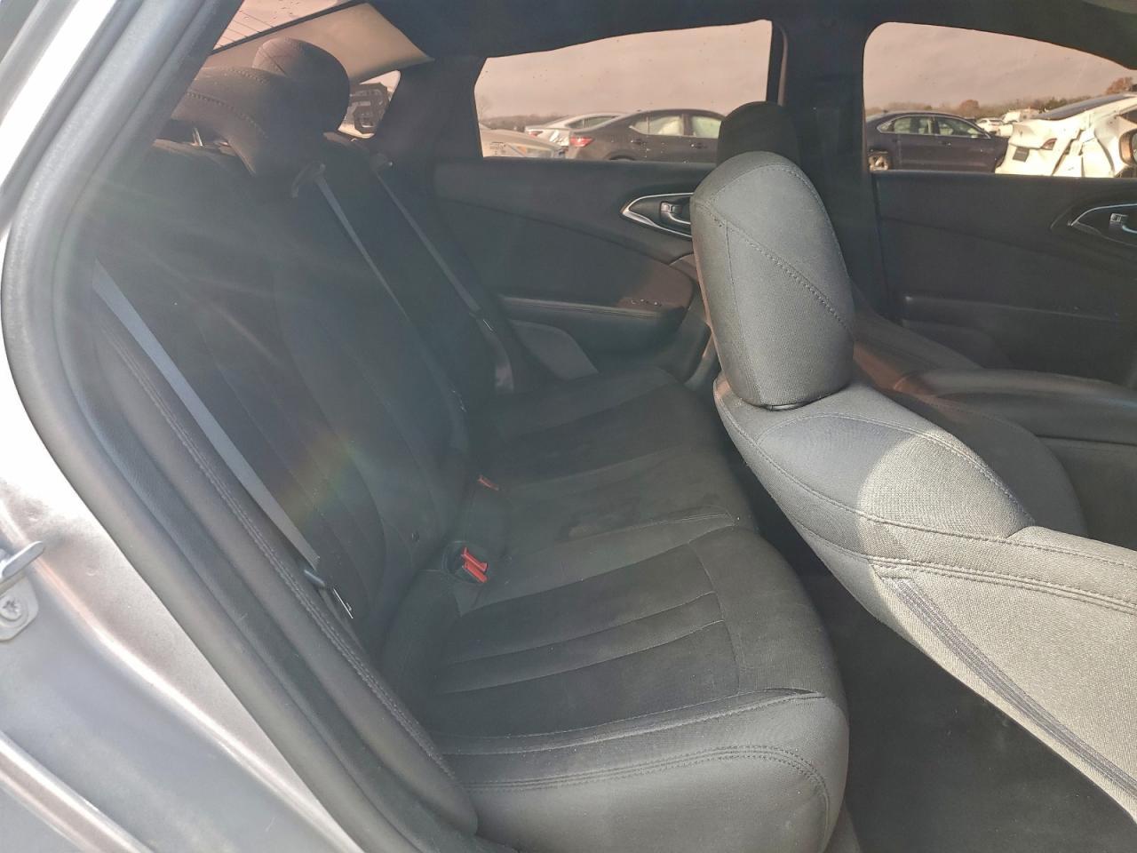 2016 CHRYSLER 200
