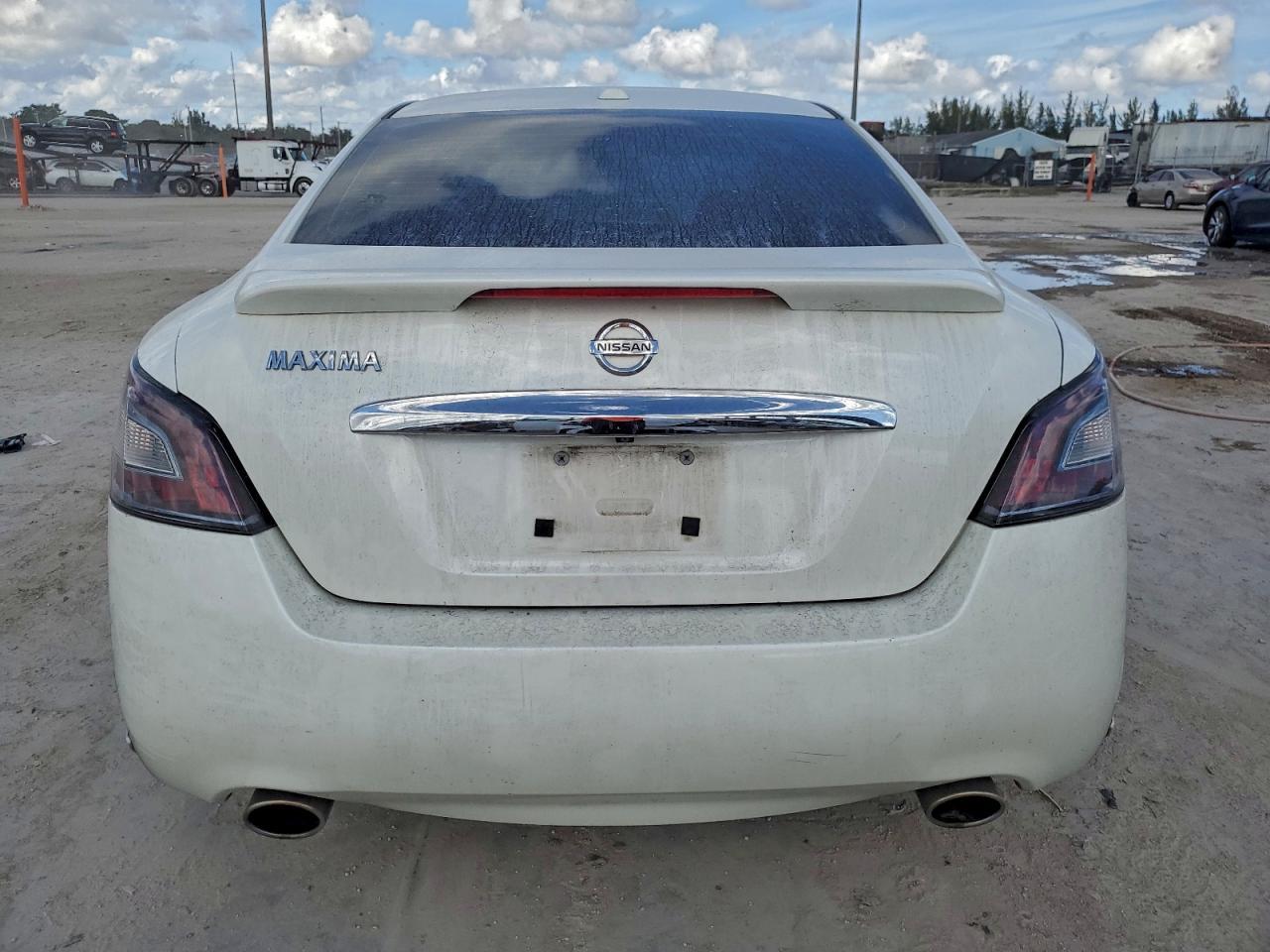 2014 NISSAN Maxima