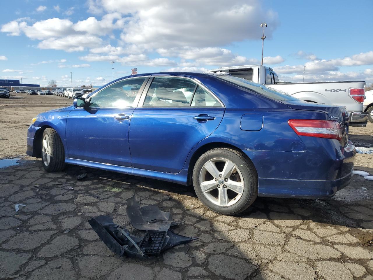 2011 TOYOTA CAMRY