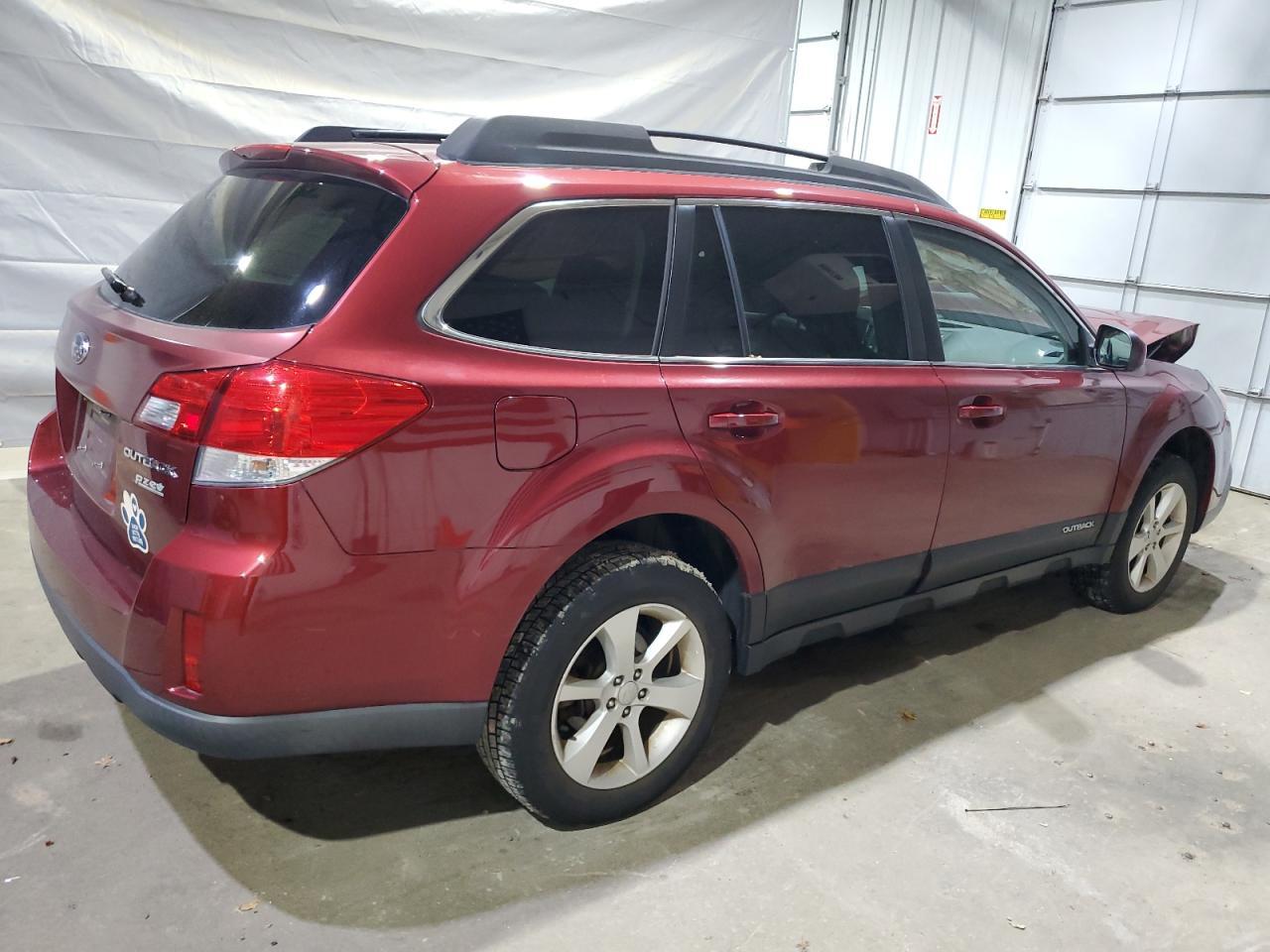 2013 SUBARU Outback