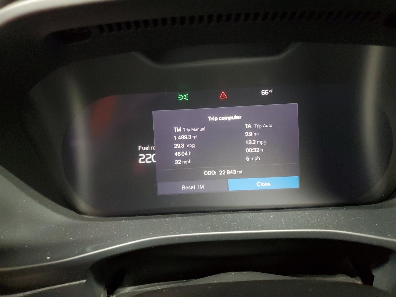 2023 VOLVO XC40