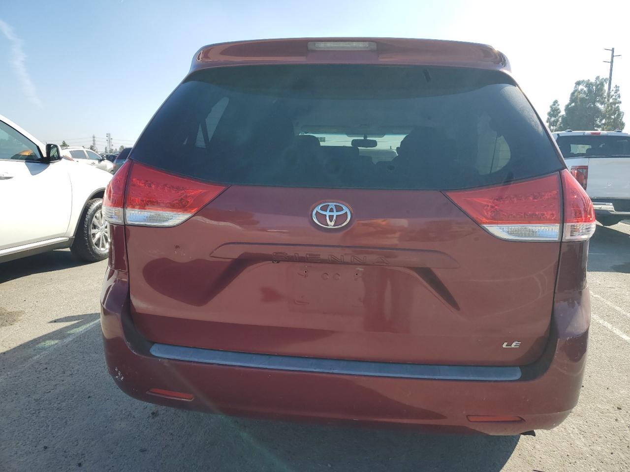 2013 TOYOTA SIENNA