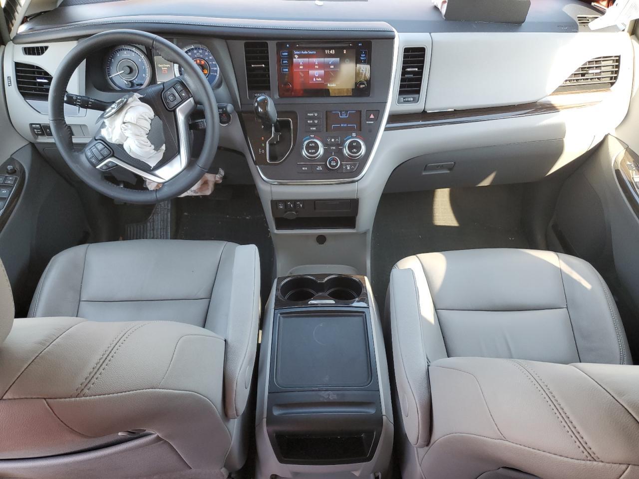 2015 TOYOTA SIENNA
