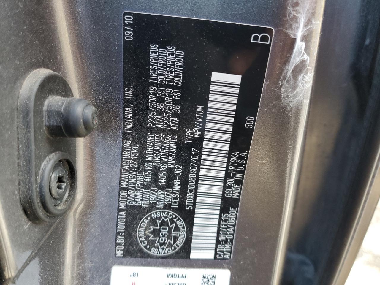 2011 TOYOTA SIENNA