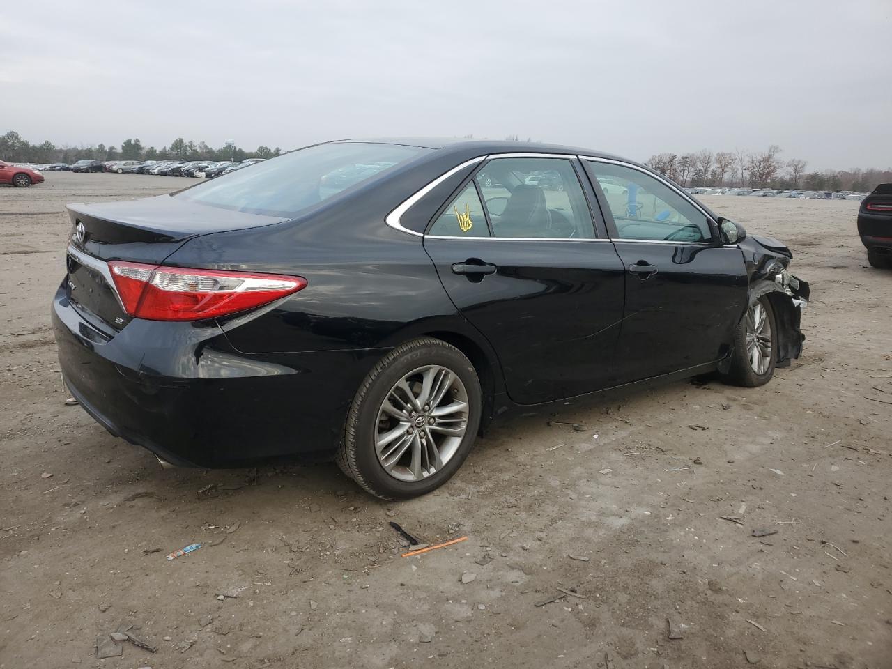 2016 TOYOTA CAMRY