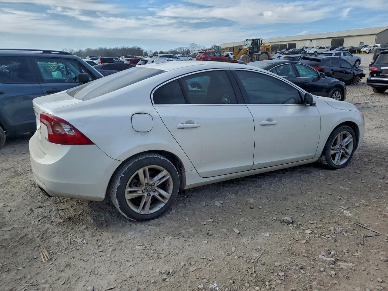 2015 VOLVO S60