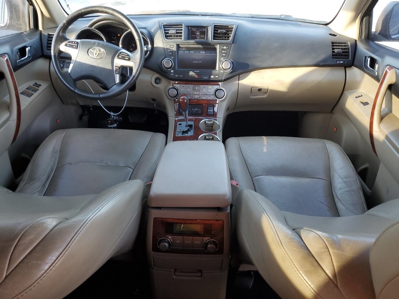 2011 TOYOTA HIGHLANDER