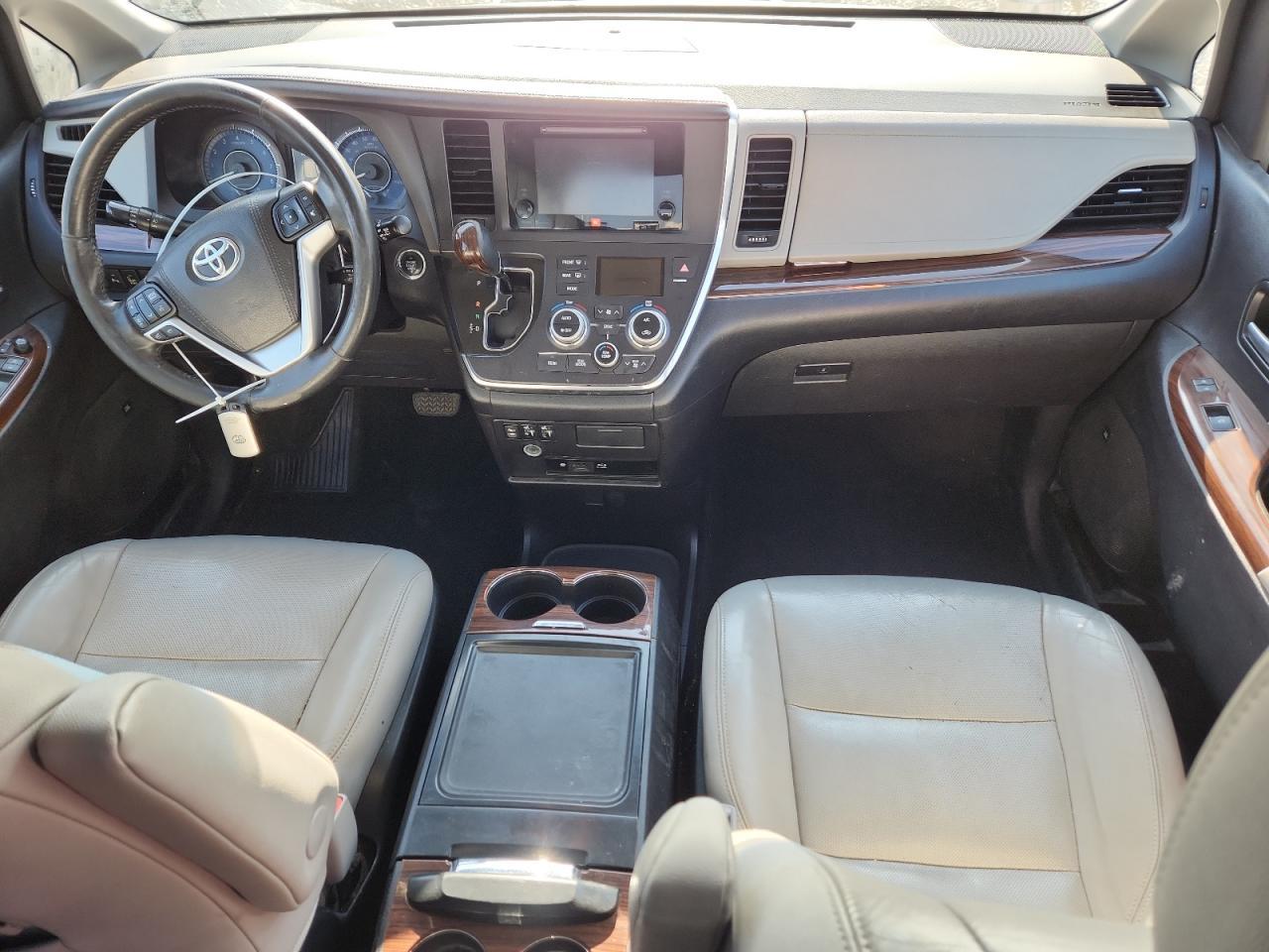 2015 TOYOTA SIENNA