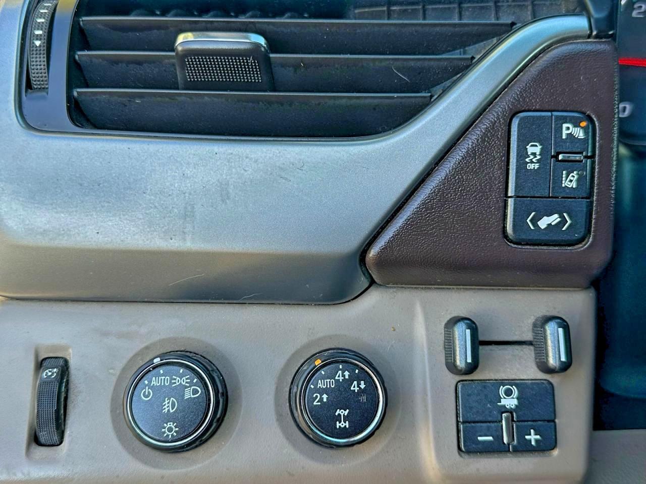 2015 CHEVROLET Suburban