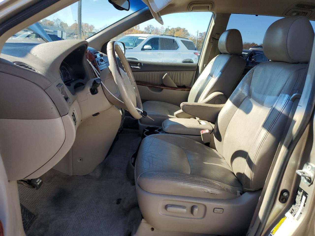 2005 TOYOTA SIENNA