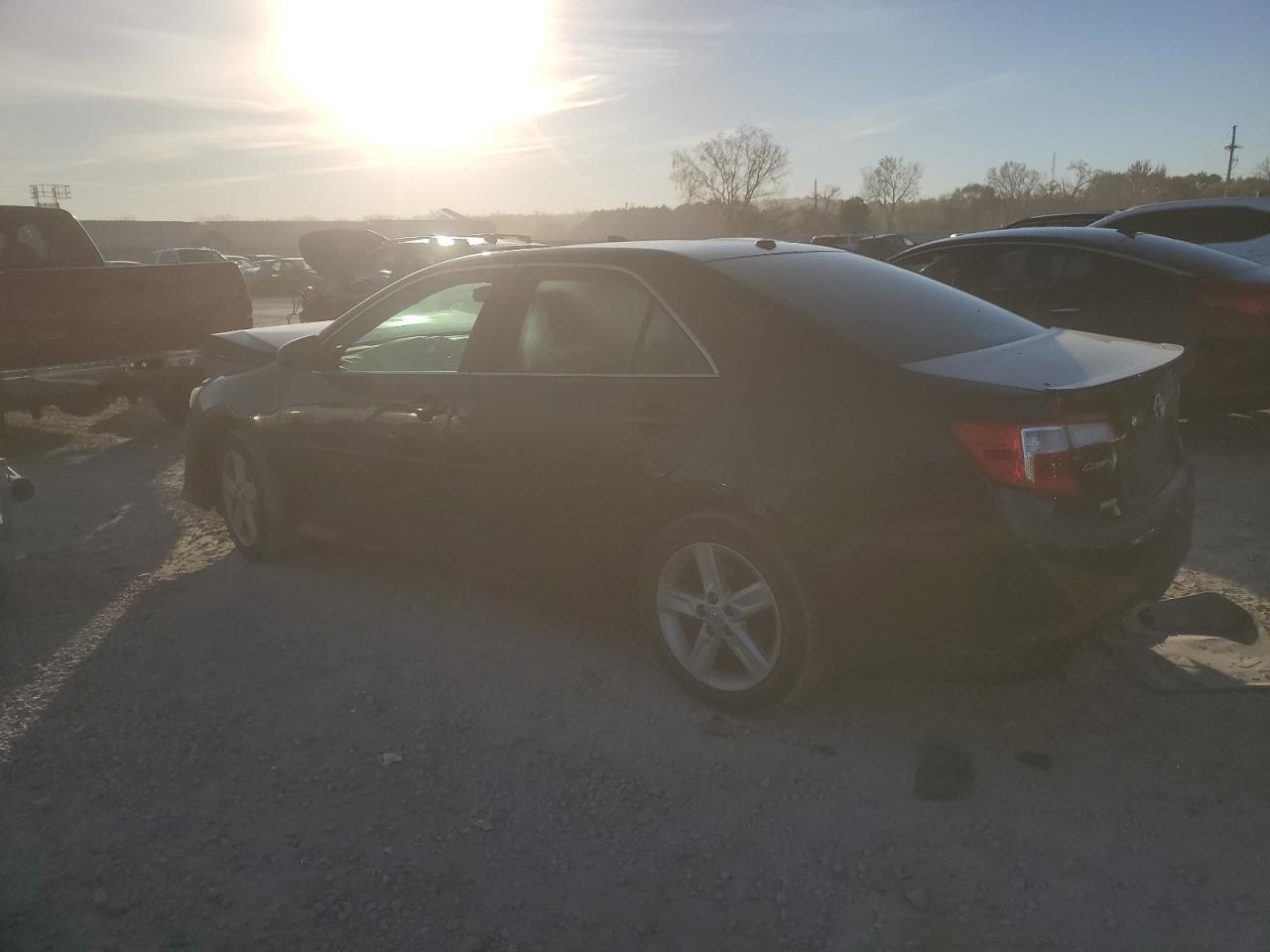 2013 TOYOTA CAMRY