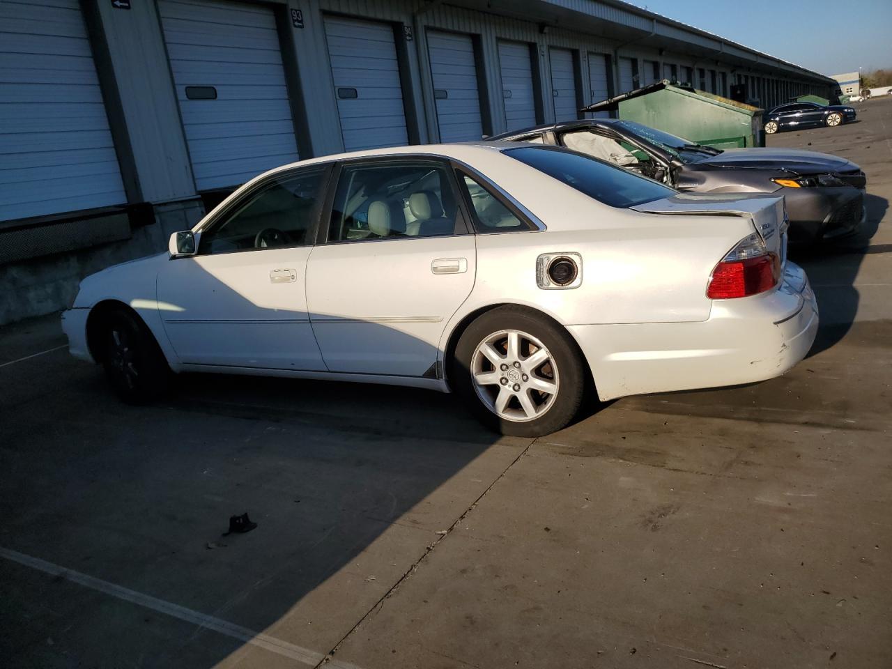 2003 TOYOTA Avalon