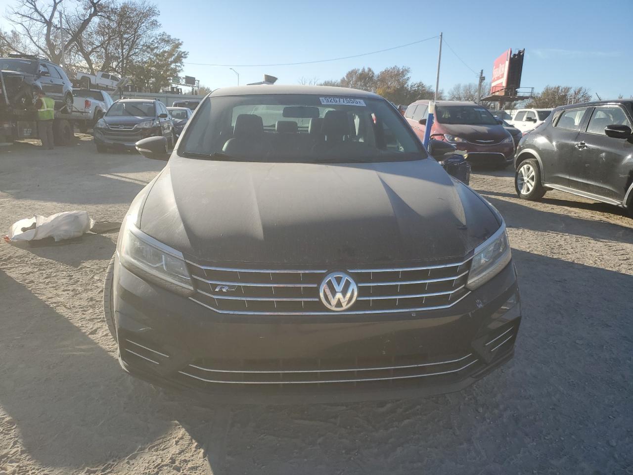 2017 VOLKSWAGEN Passat
