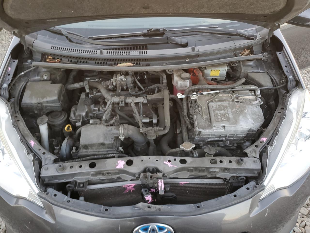 2014 TOYOTA Prius c