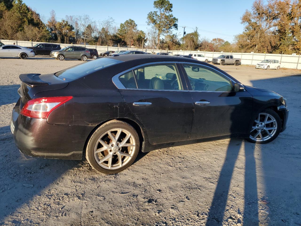 2010 NISSAN Maxima
