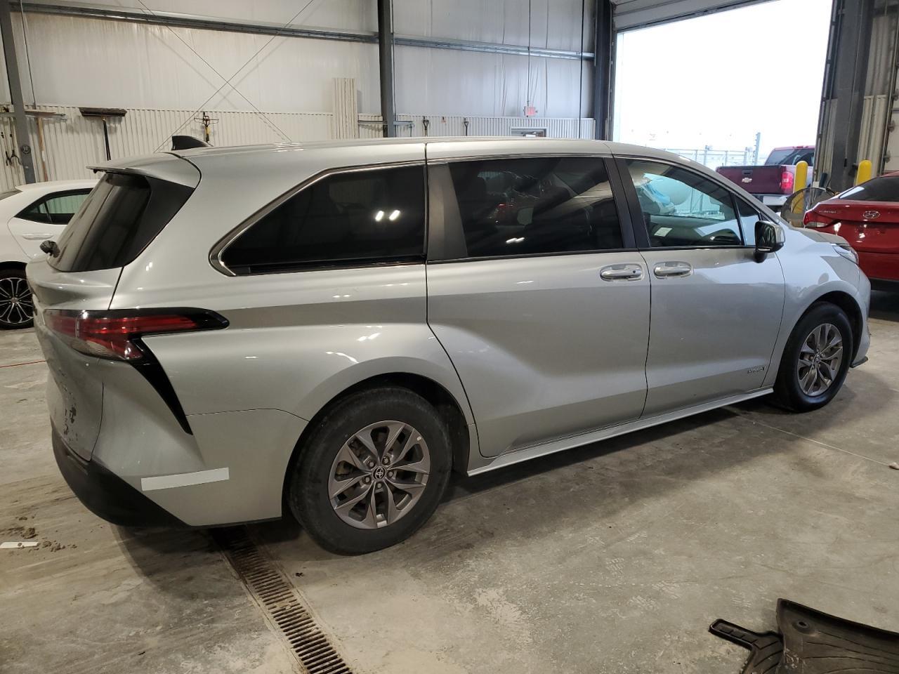 2021 TOYOTA SIENNA